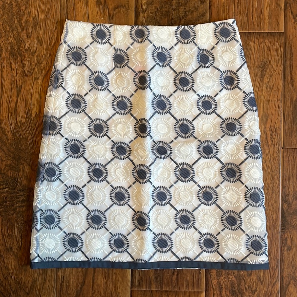 NWOT Boden pencil skirt with beautiful blue and white embroidered pattern